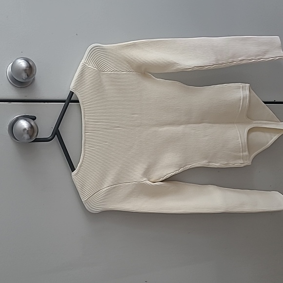 Abercrombie &Fitch off white bodysuit - Picture 2 of 3